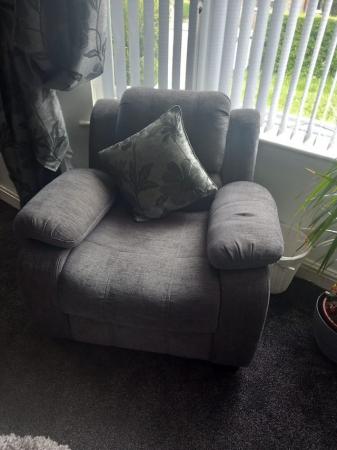 Image 3 of 3+2+1 fabric sofas good condition
