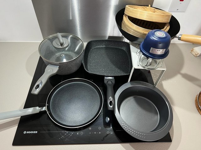 Preview of the first image of 8PCS COOKING SET INCLUDING PAN, WOK........