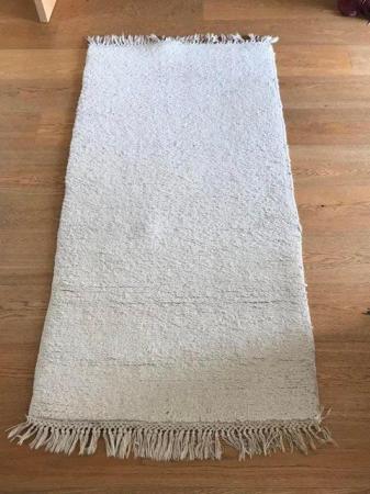 Image 1 of Lovely cream Indian wool rug in good condition
