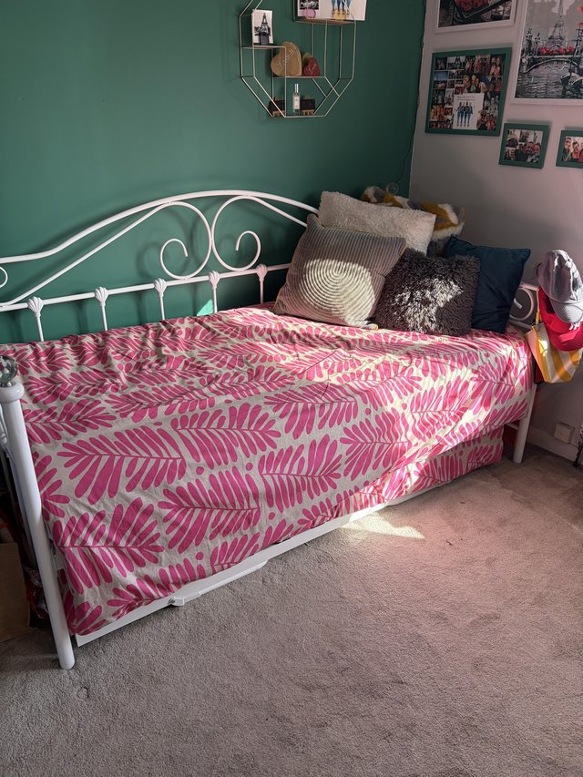 Double day bed with matress — Clothing & Accessories in Brentwood