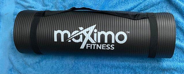 Preview of the first image of Yoga mat thick made bye maximo.