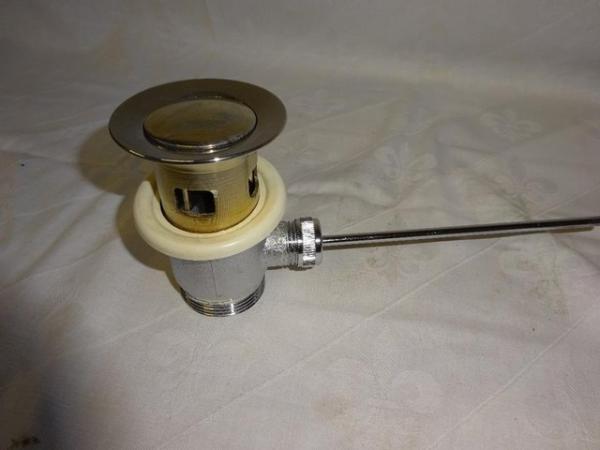 Image 10 of Beautiful Gold Bathroom equipment In lovely condition