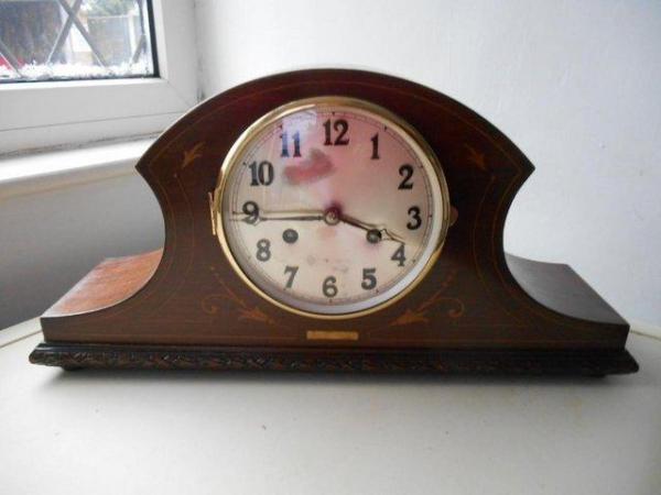 Image 1 of Mantle clock with lovely inlay detail
