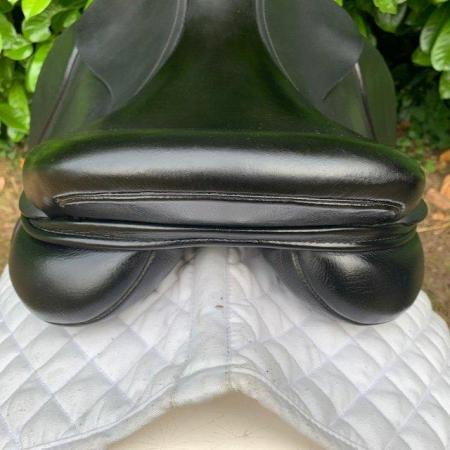 Image 14 of Kent and Masters 17 inch cob saddle