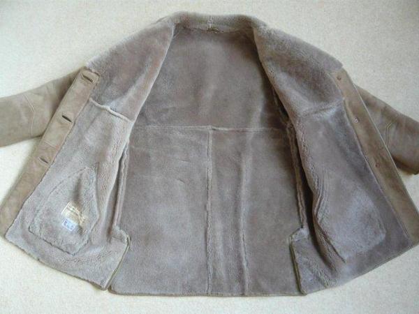 Image 2 of Sheepskin coat, ladies', three quarter length