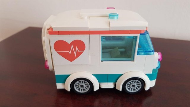 Image 1 of Lego Friends Heartlake City Hospital set 41394