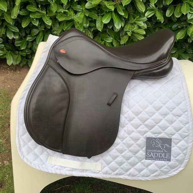 Preview of the first image of Kent & Masters 16 inch Pony Club saddle.