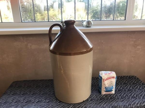 Image 1 of Vintage stoneware jug 4 gallon