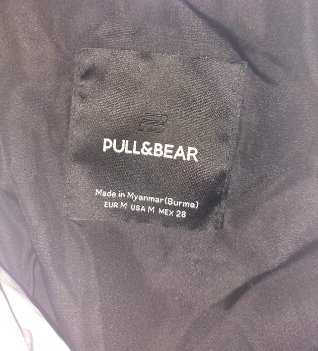 Preview of the first image of Pull & Bear silver bomber jacket size medium.
