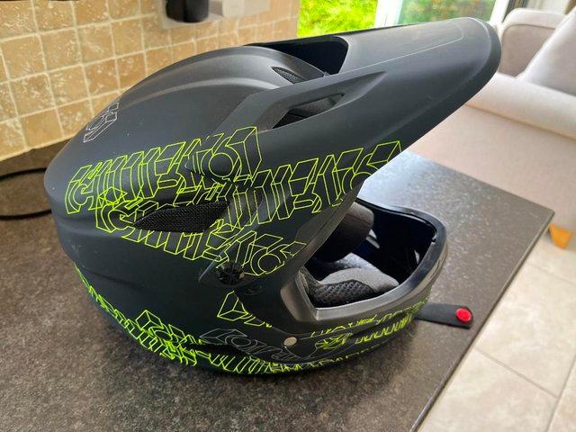 Preview of the first image of Giro Cipher helmet black & fluorescent yellow.