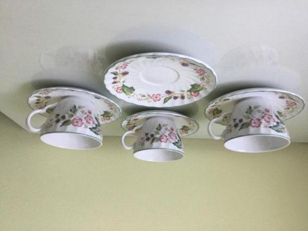 Image 1 of NEW CHINA 3 CUPS 4 SAUCERS VINTAGE WILD ROSE