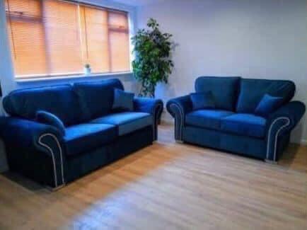 Image 1 of Oakland 3&2 sofas in blue velvet