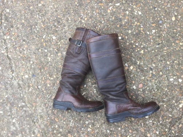 Preview of the first image of Brown Leather Yard Boots size 4.