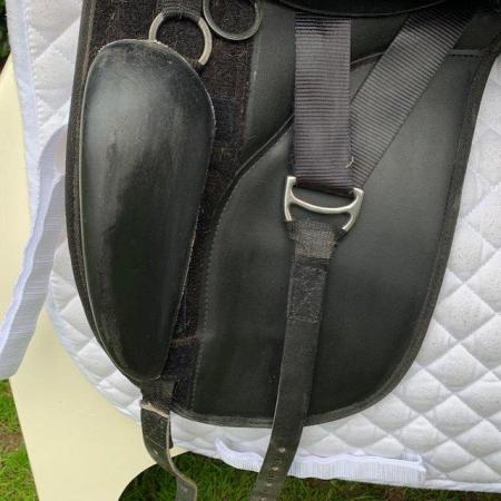 Image 2 of Thorowgood T4 17 inch high wither dressage saddle