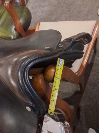 Image 2 of Leather 17.5" gp brown saddle