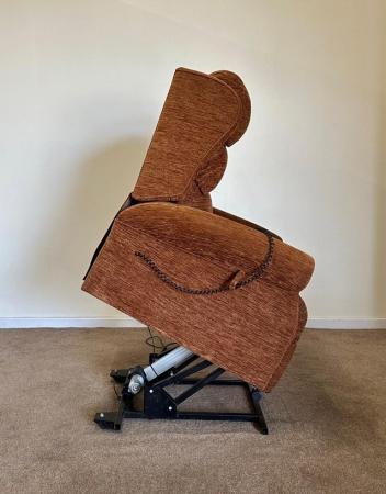 Image 15 of PETITE ELECTRIC RISER RECLINER BROWN CHAIR ~ CAN DELIVER