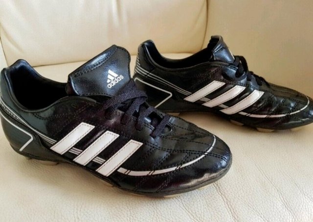 Preview of the first image of Adidas Puntero football boots size UK 4.5.