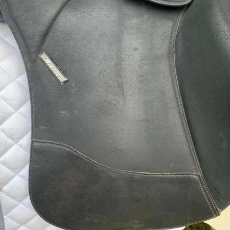 Image 10 of Wintec Pro dressage contourbloc 17.5 inch saddle