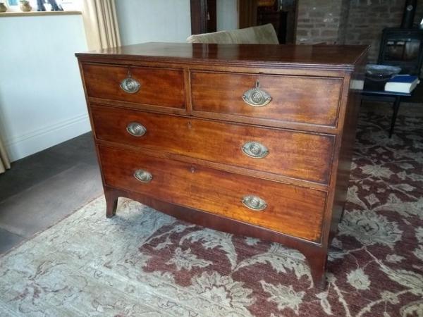 Image 3 of Regency mahogany chest of drawers