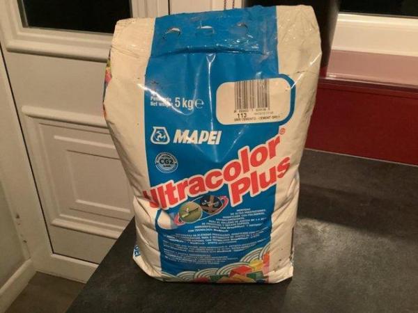 Image 1 of Mapei grout in cement grey. 5kg