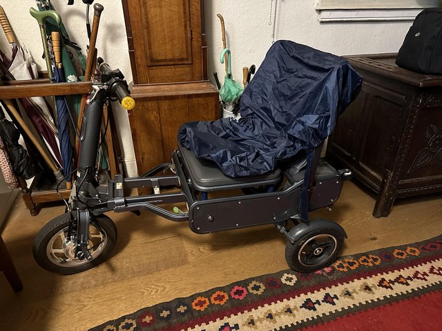 Preview of the first image of Mobility Scooter Efoldi.