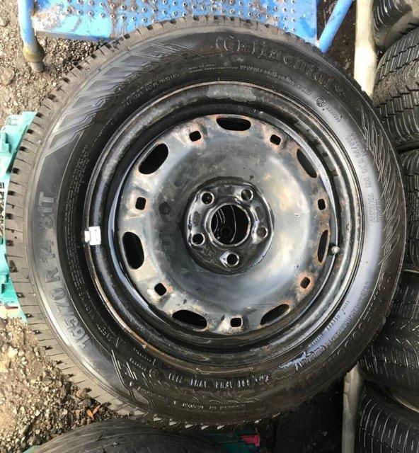 Preview of the first image of WANTED : 1 or 2 tyres with 5stud metal rims for 2005 VW Polo.