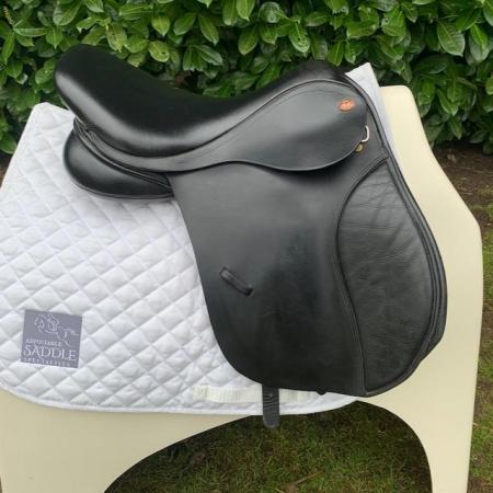 Image 15 of Kent And Masters 17 inch Cob saddle
