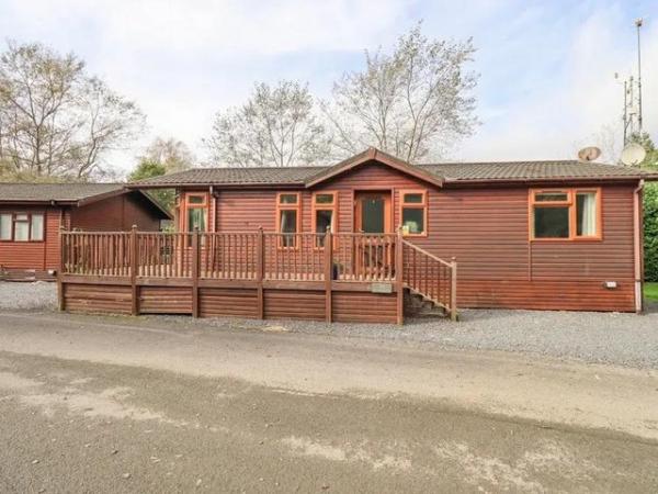 Image 1 of * PRICED FOR QUICK SALE * Modern, Private Two Bedroom Lodge
