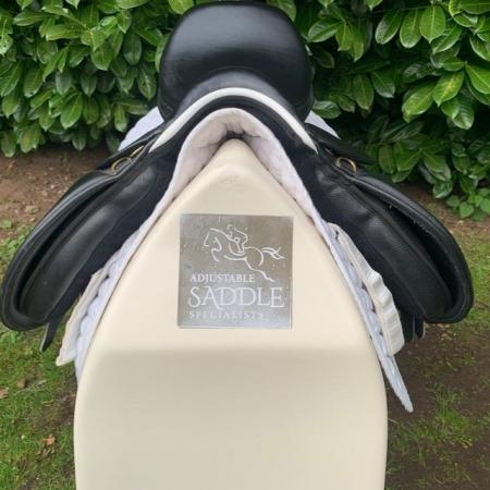 Image 4 of Saddle Company 17" Vicenza Gp saddle (S3131)