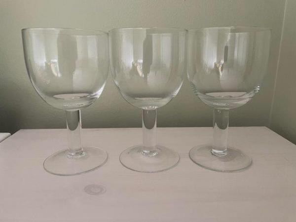 Image 1 of 19 glasses suitable for red or white wine