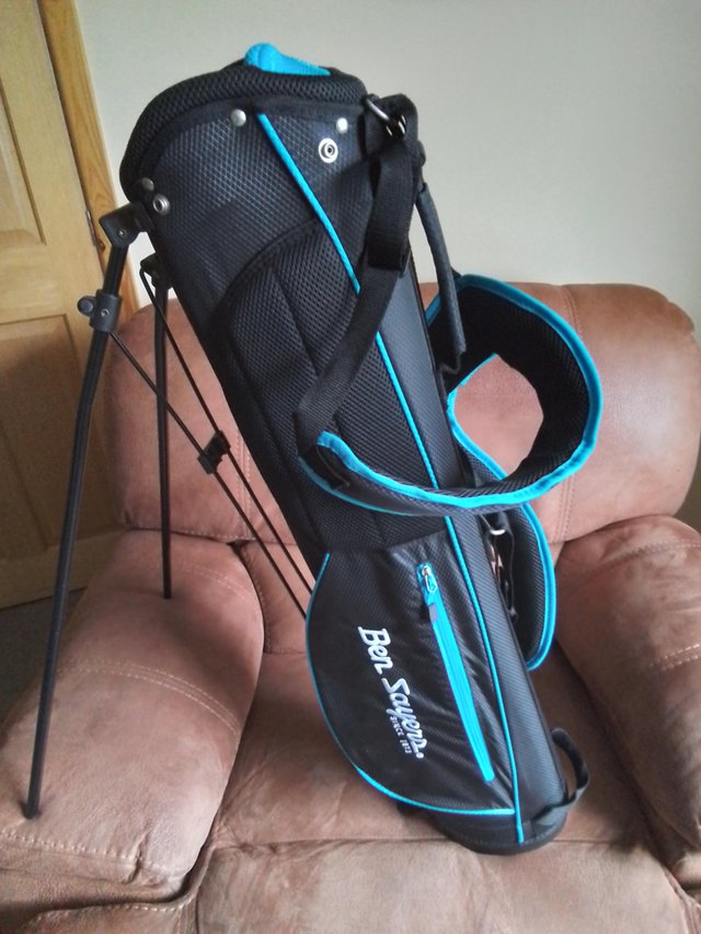 Preview of the first image of ( pencil ) golf bag .never been used..