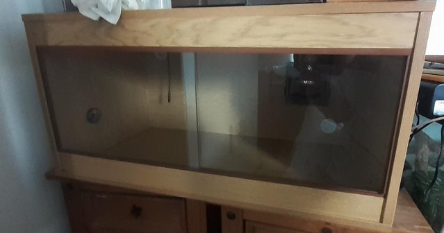 Image 2 of Vivarium 90cm 3ft L x 46cm H x 46cm W. Uvb starter unit and
