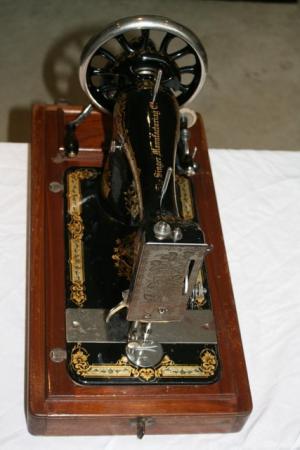 Image 11 of Antique 1904 Singer model 28k sewing machine in GWO