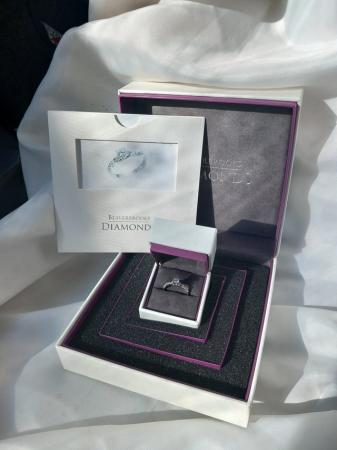 Image 2 of Diamond and Platinum ladies' ring,