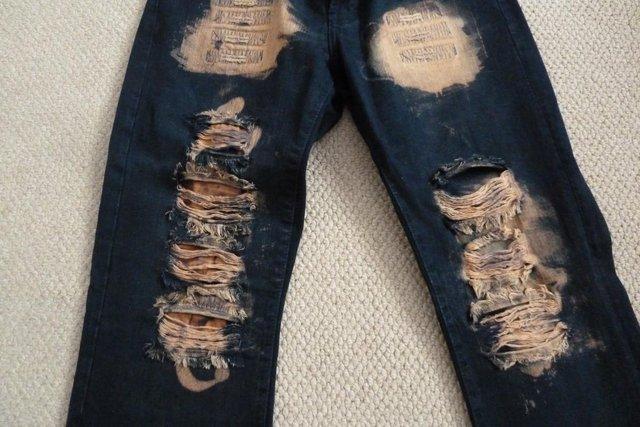 Image 3 of Men's Black Ripped Designer Style Jeans