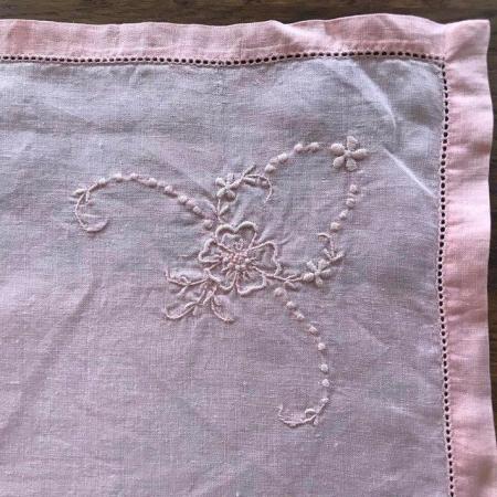 Image 2 of Vintage peach tray cloth, embroidery and decorative border.