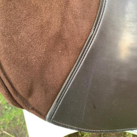 Image 3 of Thorowgood T4 17.5 inch gp saddle