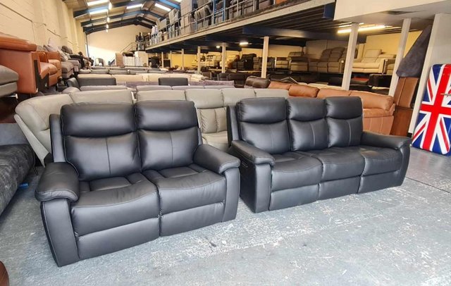 Image 14 of La-z-boy Daytona black leather electric 3+2 seater sofas