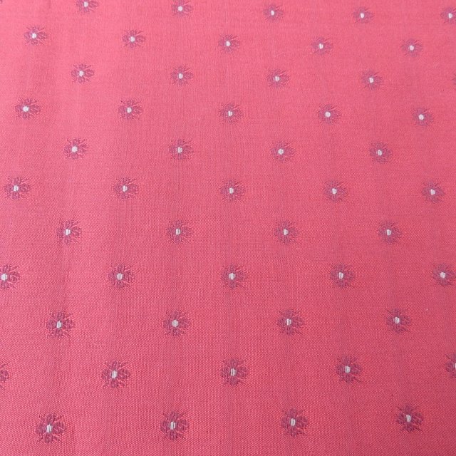 Preview of the first image of fabric remnant cotton/poly mix.