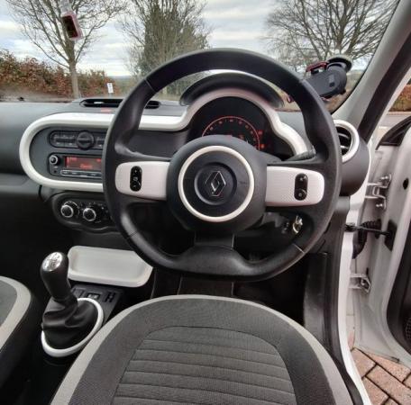 Image 1 of Renault Twingo 1.0 SCe Play Hatchback 5dr Petrol Manual Euro