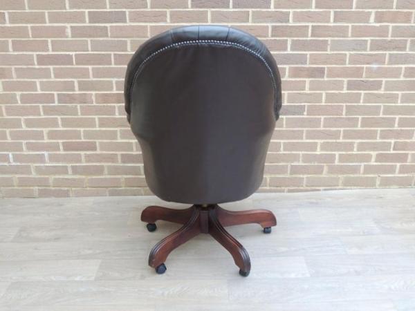 Image 13 of Chesterfield Directors Luxury Fully Buttoned Chair (UK Deliv