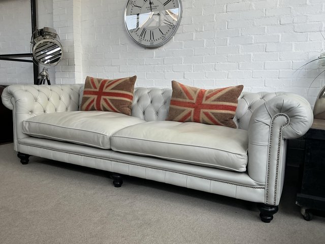 DISTINCTIVE CHESTERFIELDS 4 seater grey leather sofa. VGC. — photo 3 of 4