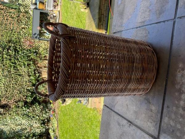 Image 2 of Set of 4 wicker baskets, various sizes