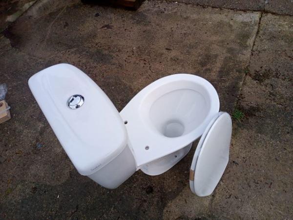 Image 2 of New close coupled toilet