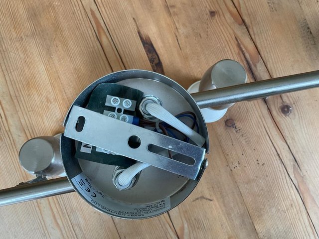 4 bulb downlight 30inches x 7 inches — photo 2 of 3