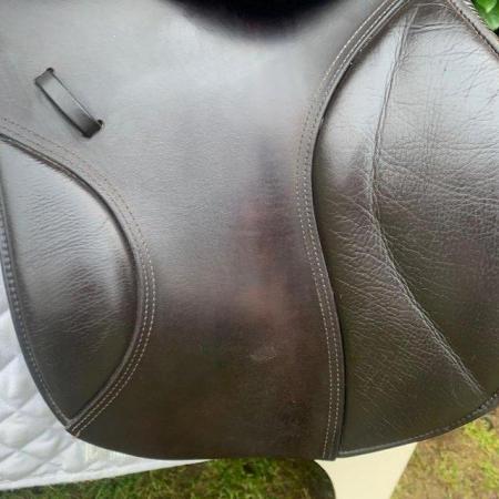 Image 11 of Kent & Masters 17” S-Series Compact saddle