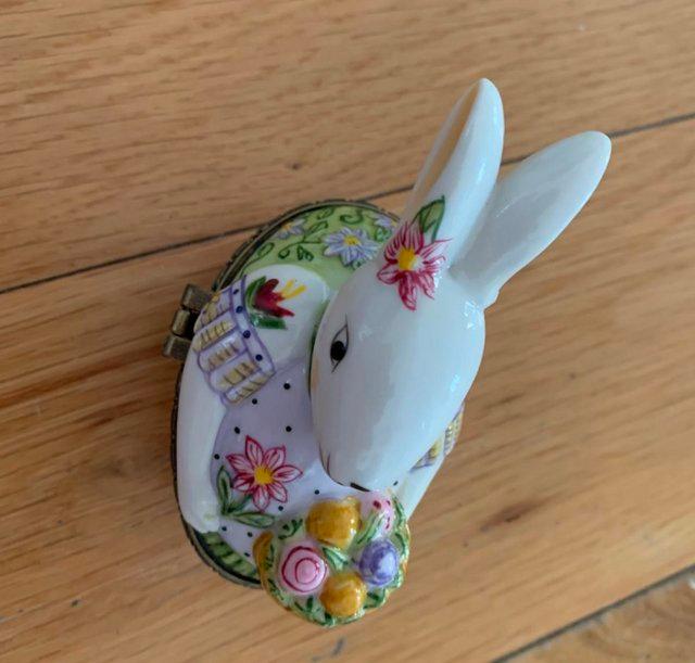Preview of the first image of Easter rabbit decoration, villeroy and boch.