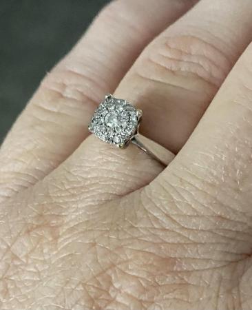 Image 2 of 18ct White Gold Engagement Ring