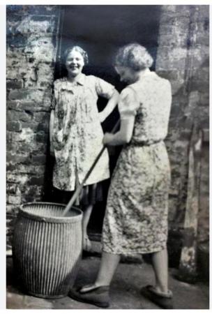Image 6 of VERY RARE vintage 1930’s galvanised washing dolly tub