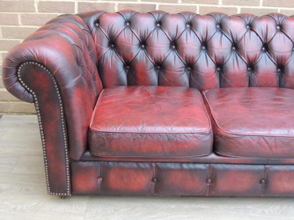 Image 2 of Chesterfield 3 seater Vintage Sofa (UK Delivery)